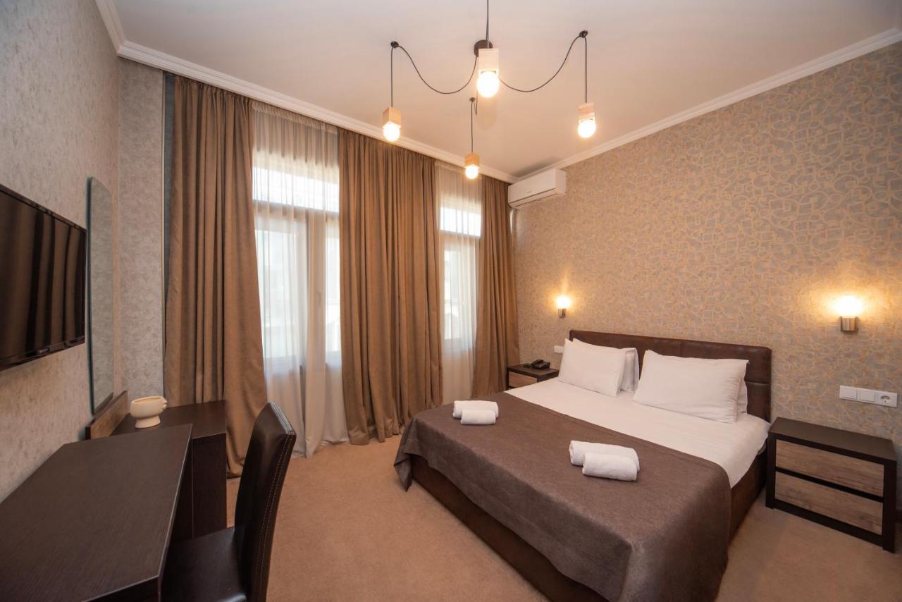 King David Hotel Tbilisi Buitenkant foto