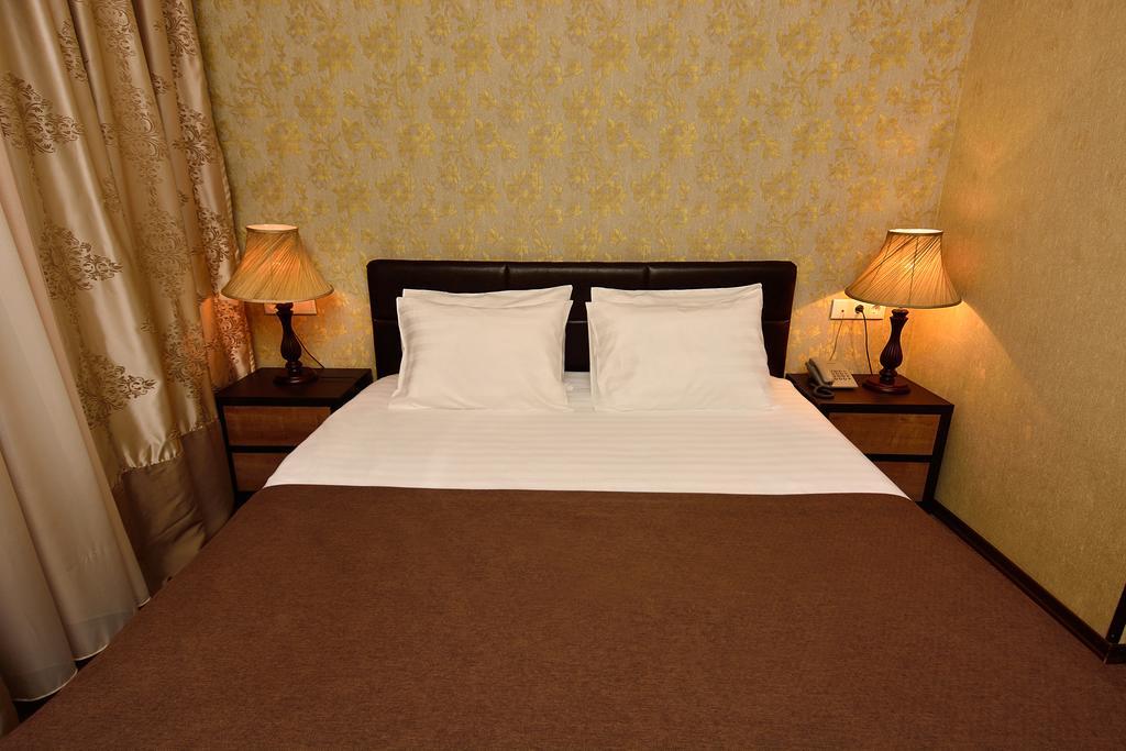 King David Hotel Tbilisi Buitenkant foto