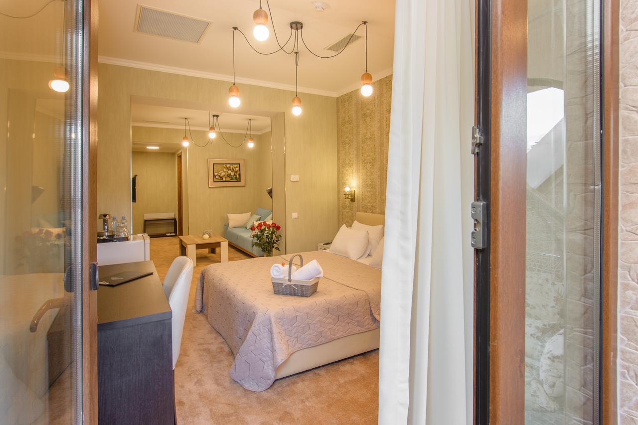 King David Hotel Tbilisi Buitenkant foto