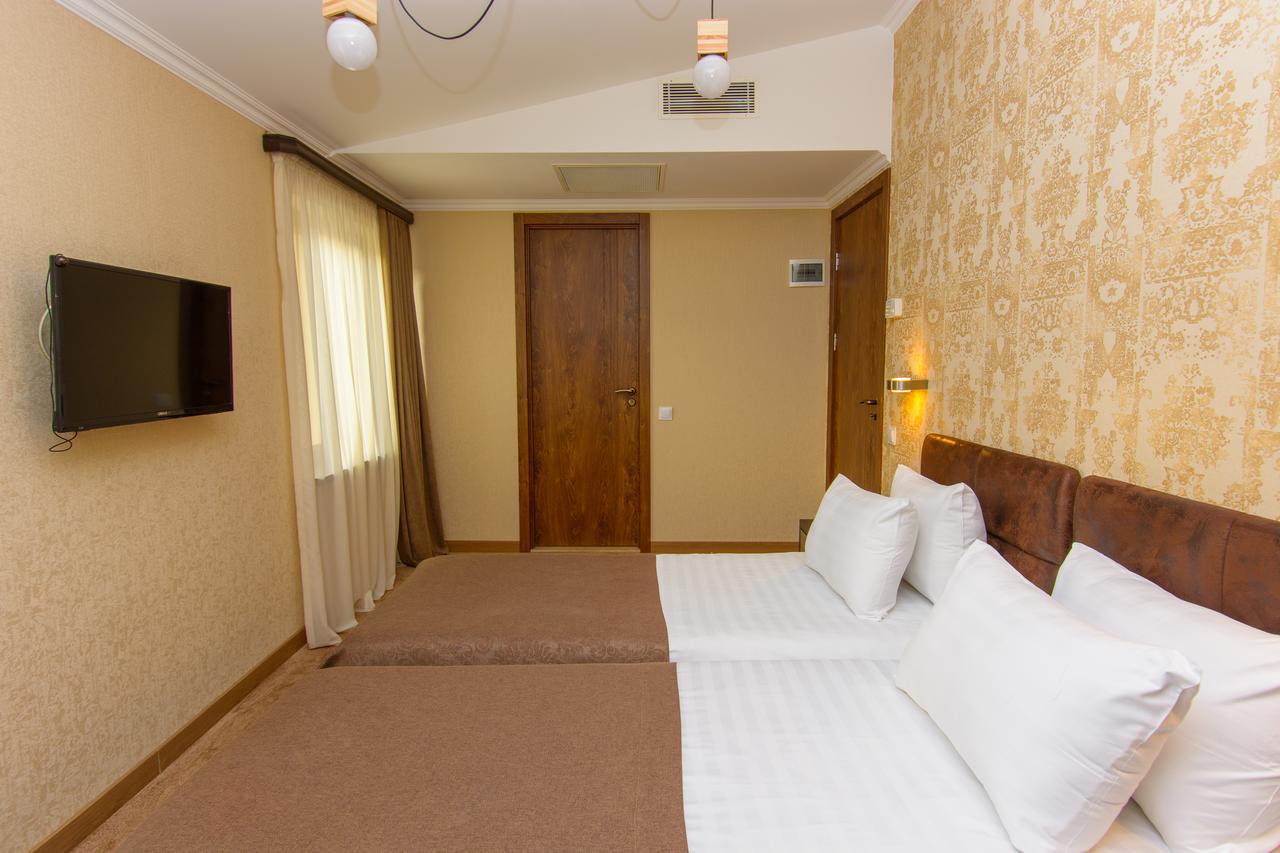 King David Hotel Tbilisi Buitenkant foto