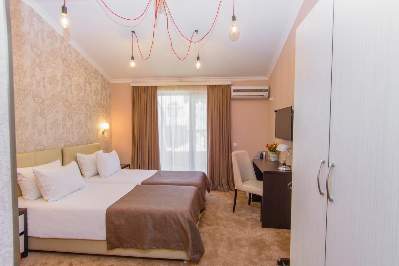 King David Hotel Tbilisi Buitenkant foto