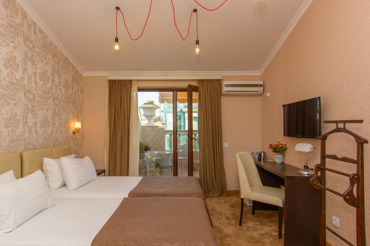 King David Hotel Tbilisi Buitenkant foto