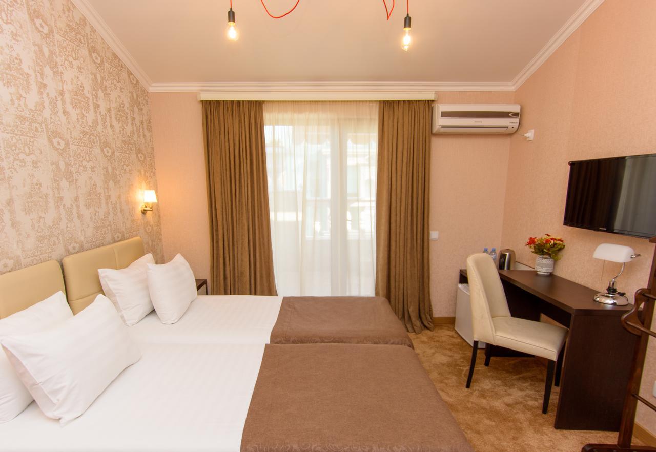 King David Hotel Tbilisi Buitenkant foto