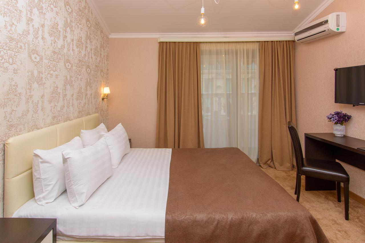 King David Hotel Tbilisi Buitenkant foto